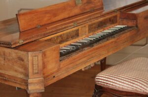 spinet piano